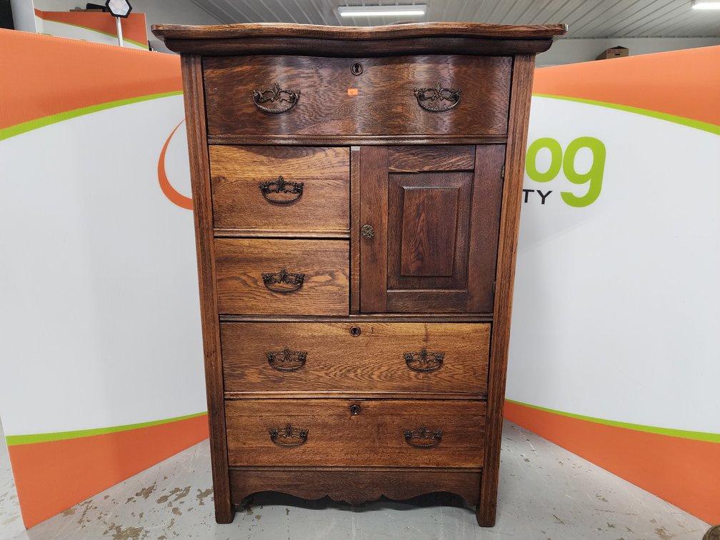 Antique 5 Drawer Dresser