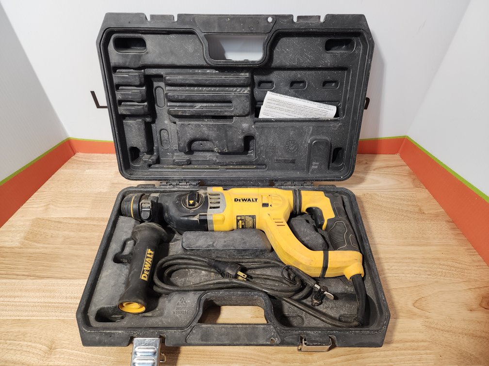 Dewalt D25263 SDS Hammer Dill W/Hard Case 