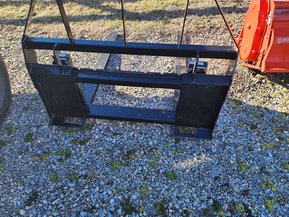 Front Mount Skid Steer Quick Attach Pellet Forks