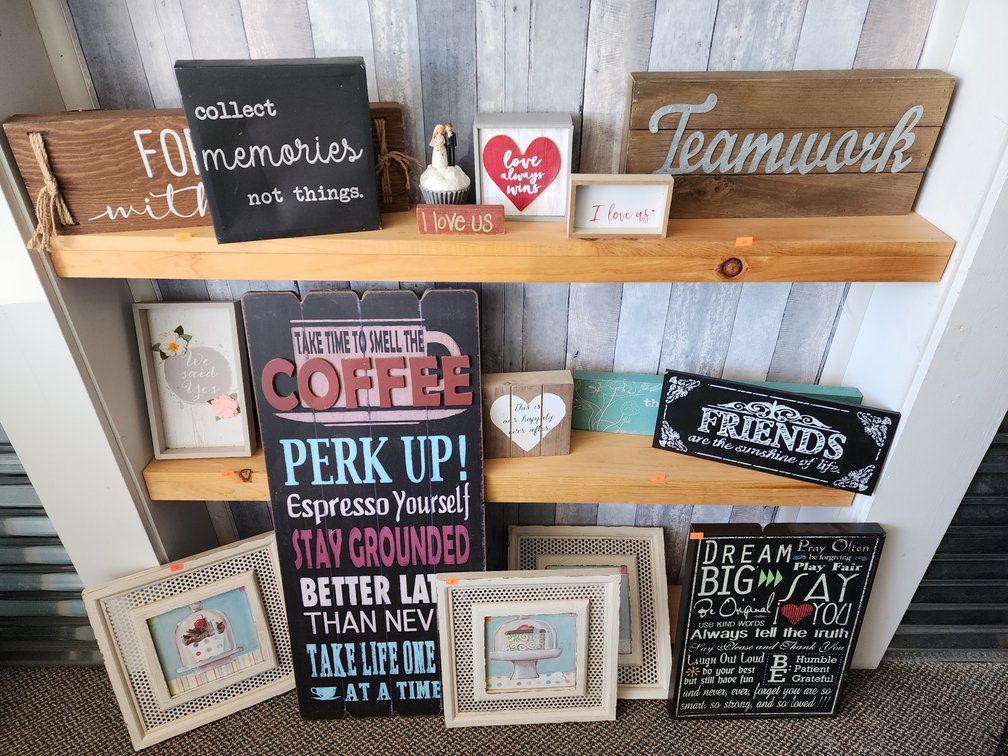 Decorative Signs (15) Included
