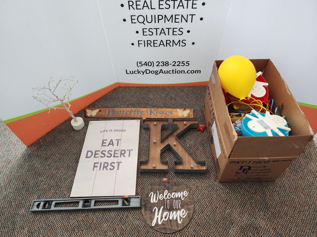 Decorative Signs - Level - Ballon Lights 