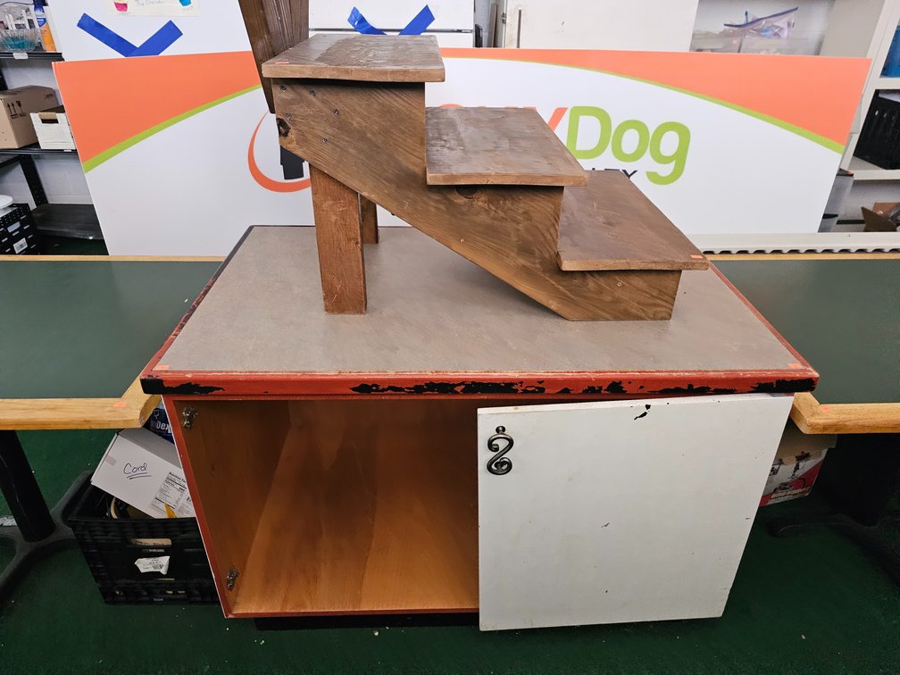 Cabinet w/ Single Door - Retail Step Display