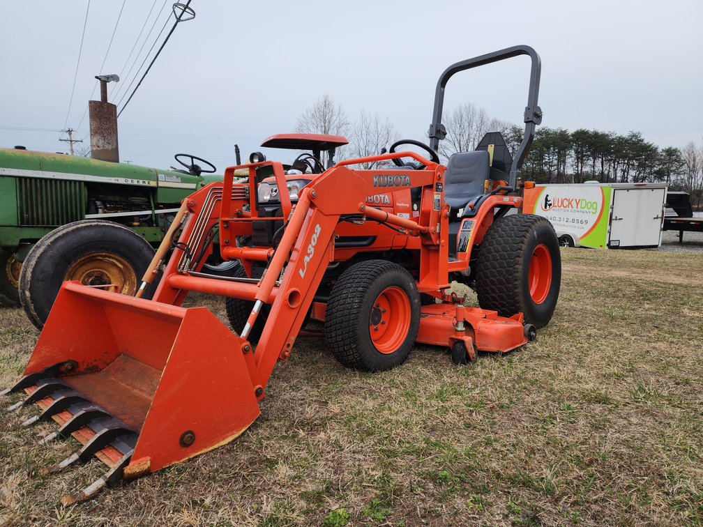Kubota B7510 Compact Tractor W/LA 302 Front Loader and 60" Mowing Deck
