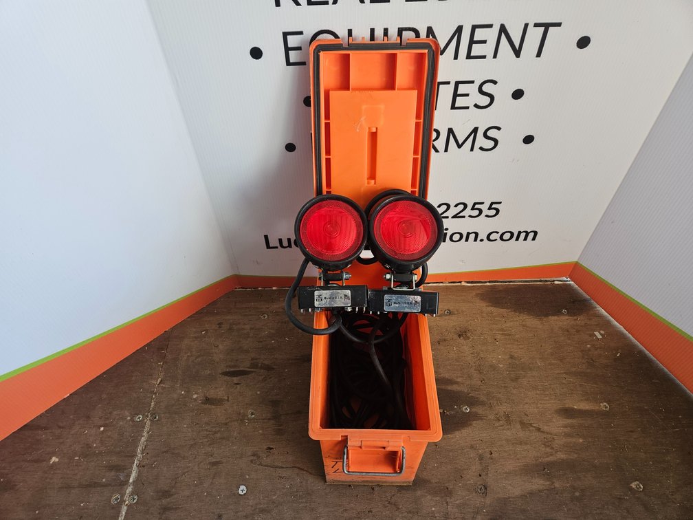 Tow Lights W/Hard Plastic Carry Case 