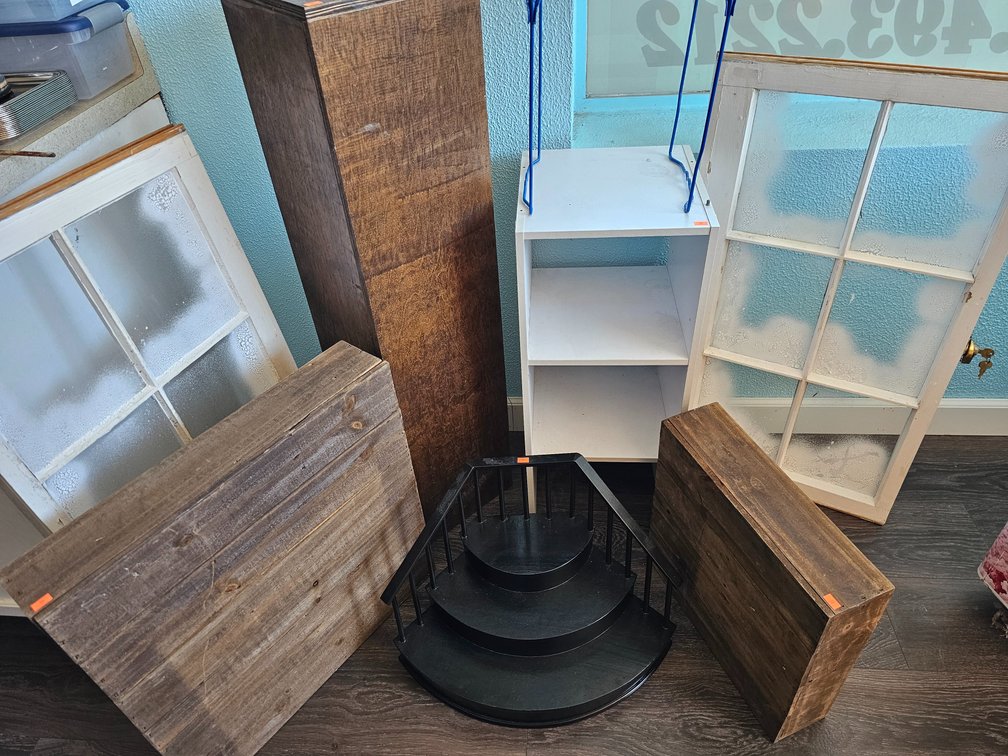 Retail Display Shelving - Display Windows - 8 Pieces Included 