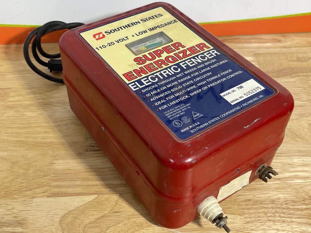 Southern States Super Energizer Electric Fencer - 110-20 Volt