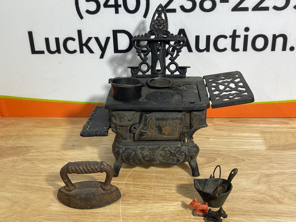 Antique Salesman’s Sample Cast Iron Crescent Wood Stove w/ Matching Pieces