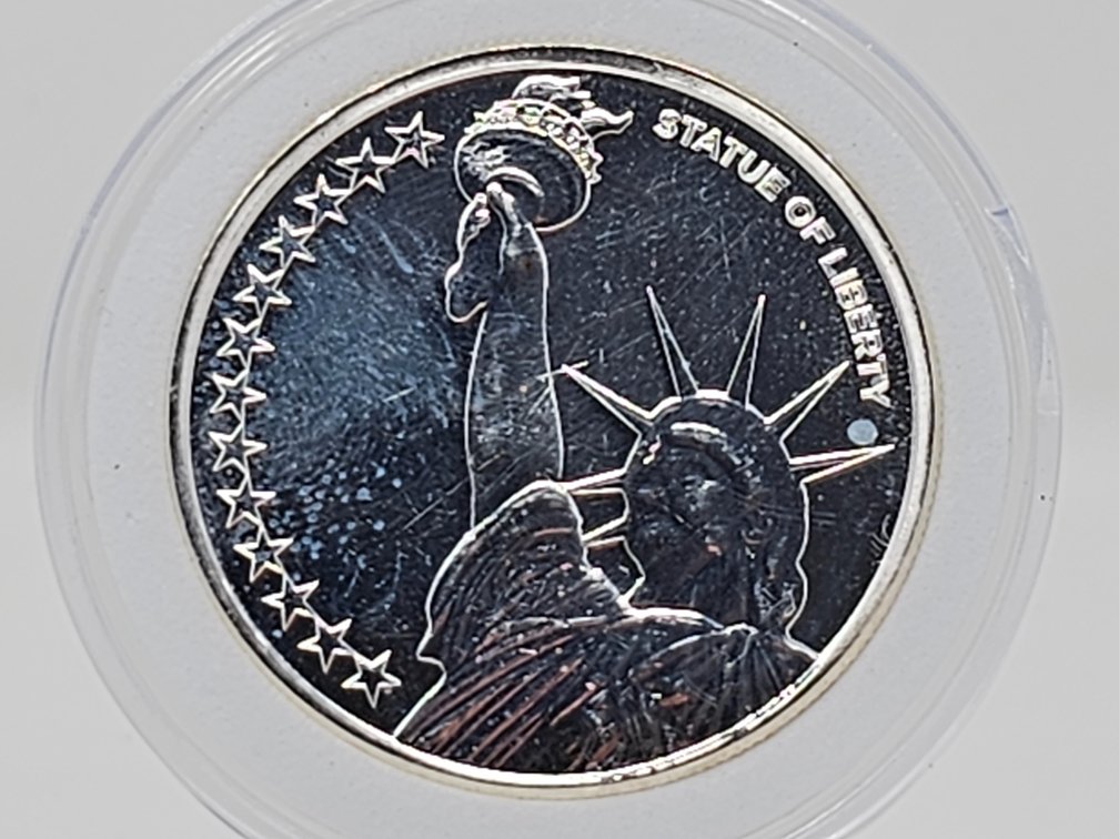 Statue of Liberty - Freedom Liberty Justice 1 Oz .999 Silver Round w/ Capsule 