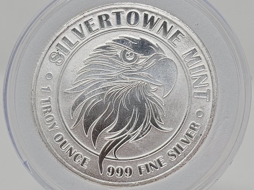 Silvertowne Mint - Eagle - 1 Oz .999 Silver Round w/ Capsule 