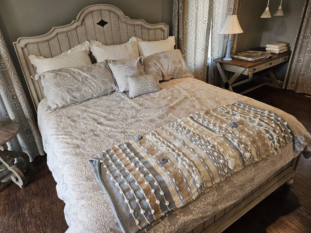 Standard King Size Bed 