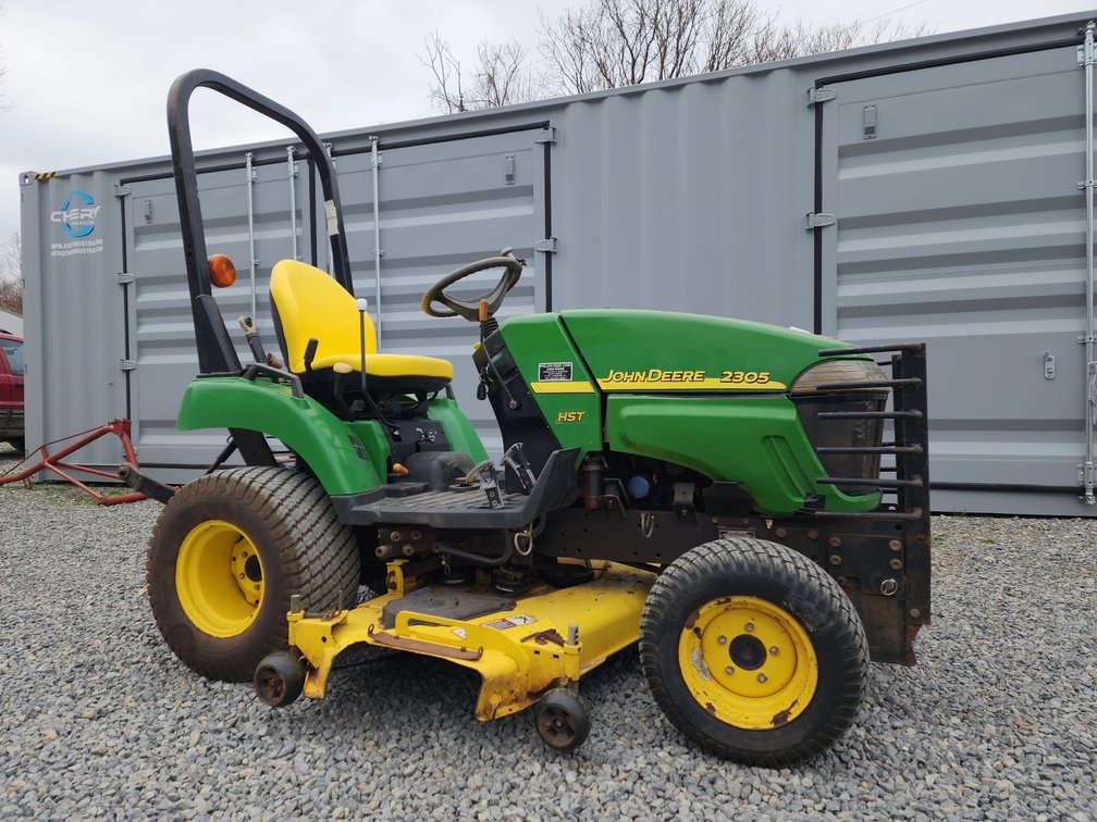 John Deere 2305 Hydrostatic 4WD Tractor 