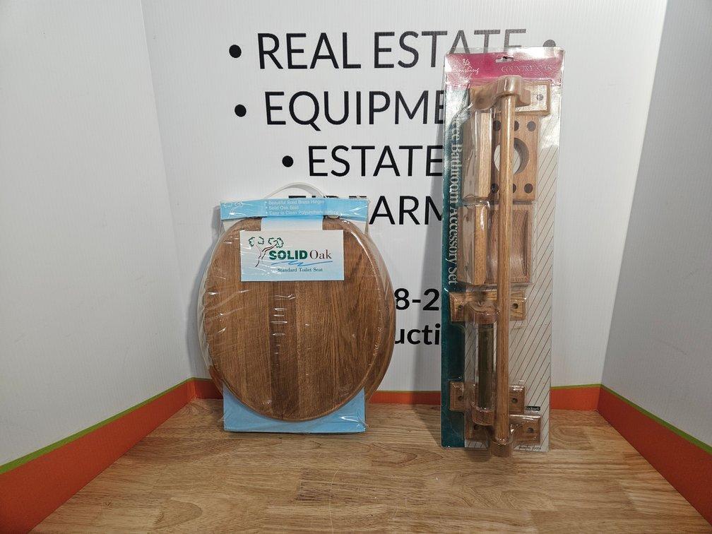 Solid Oak Standard Toilet Seat and 4 Piece Bathroom Accessory Set