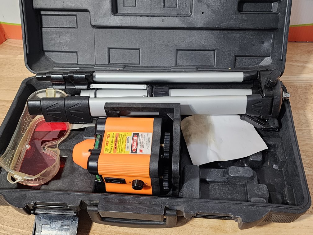 Cen-Tech Rotary Laser Level W/Hard Case