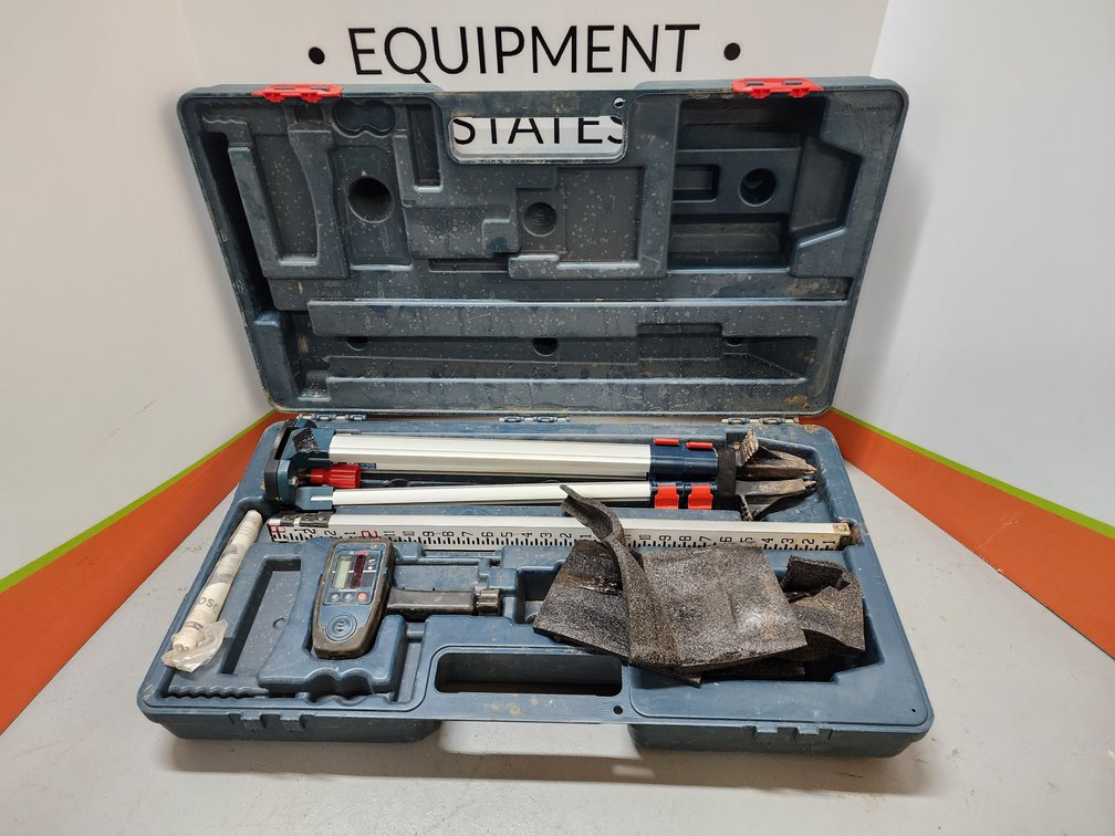 Bosch Laser Level W/Hard Case (Missing Some Pieces)