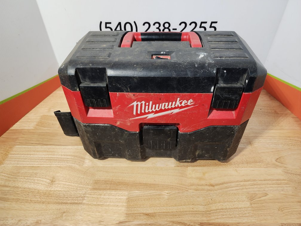 Milwaukee 18 Volt 2 Gallon Wet/Dry Vacuum 