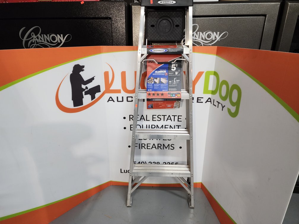 Werner 5' Step Ladder (Appears Unused)