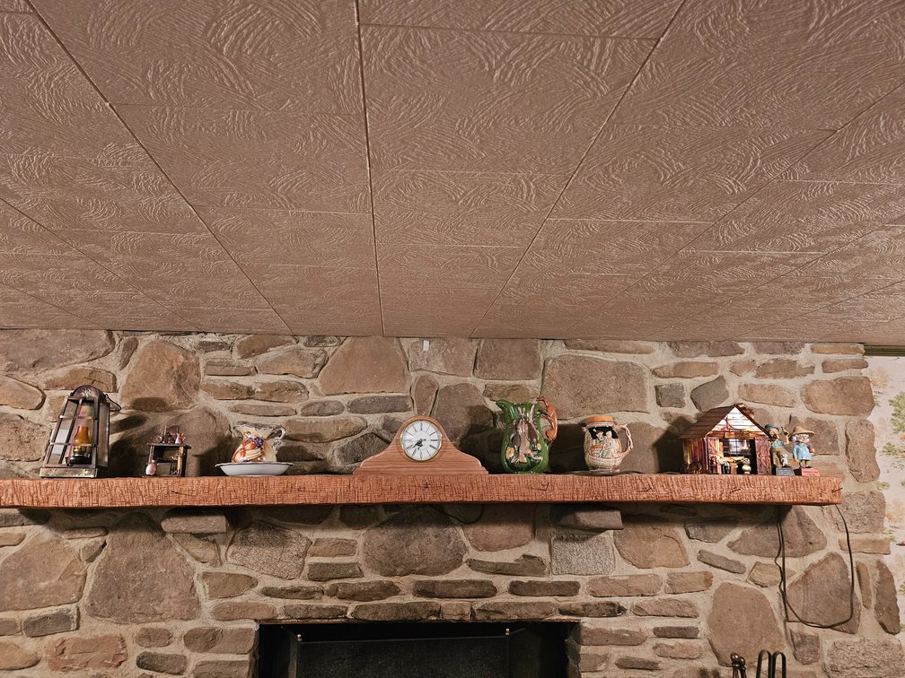Fireplace Mantle Contents Clock - Pitchers - Figurines and More 