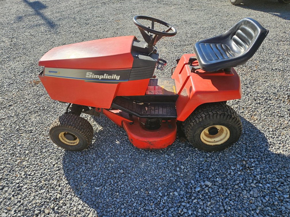 Simplicity Broadmore Hydrostatic 14 Hp. 38" Cut Riding Mower New Battery (Runs and Mows)