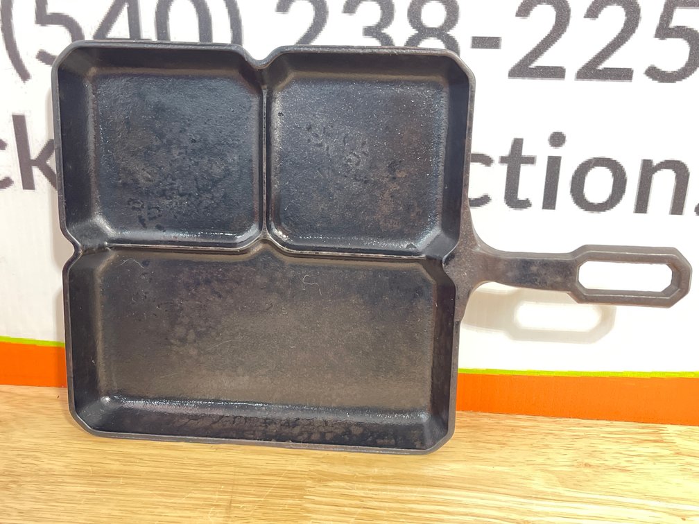 #666 - Griswold Cast Iron Colonial Breakfast Skillet