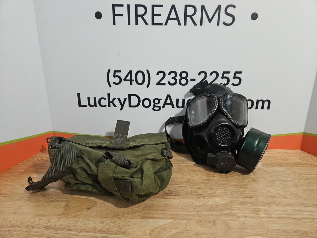 U.S. Military Gas Mask W/Carry Case 