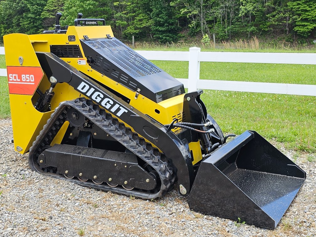 Unused Diggit SCL 850 Skid-Steer Track Loader 