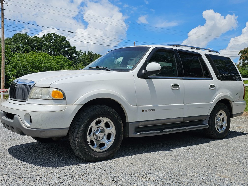 2002 Lincoln Navigator - 4x4 - 276,959 Miles - Runs/Drives - Clear Title - VIN # 5LMFU28R42LJ17023