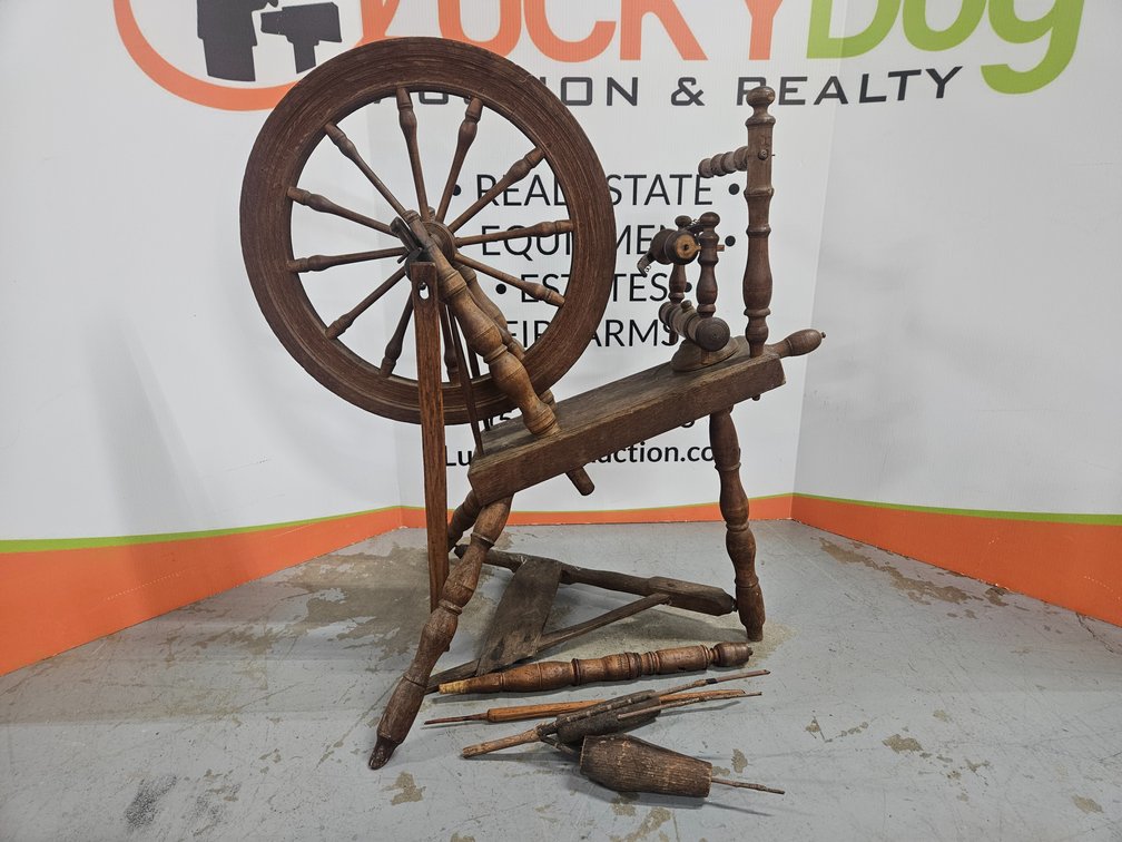 Antique Wooden Spinning Wheel - Measures 34" Tall × 32" Wide  