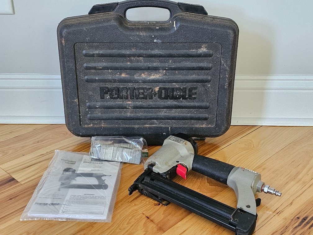 Porter Cable BN 125A 18-Gauge Brad Nailer w/ Case and Brad Nails 
