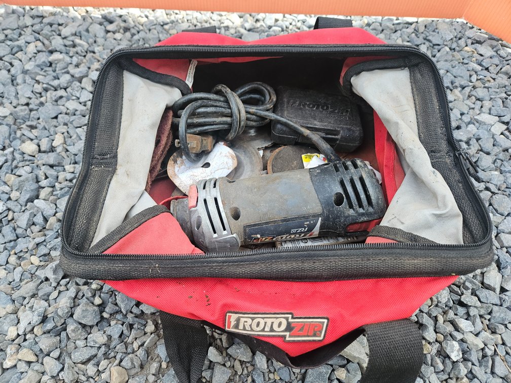 Roto Zip RZ10 W/Accessories and Carry Case 