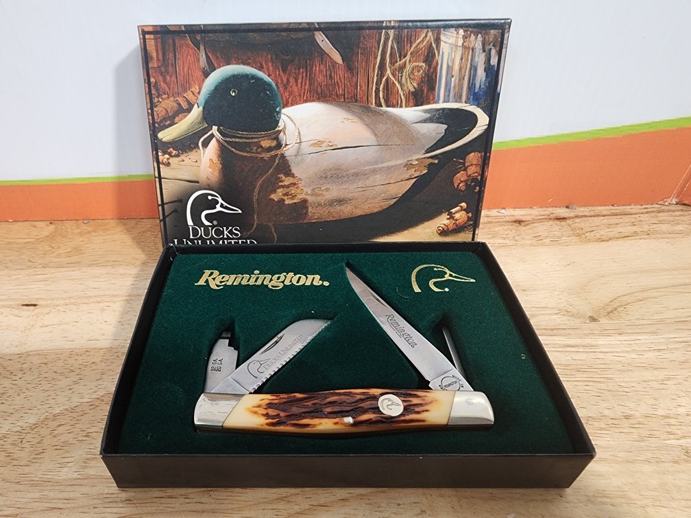Remington R2 Waterfowl Knife - Ducks Unlimited 
