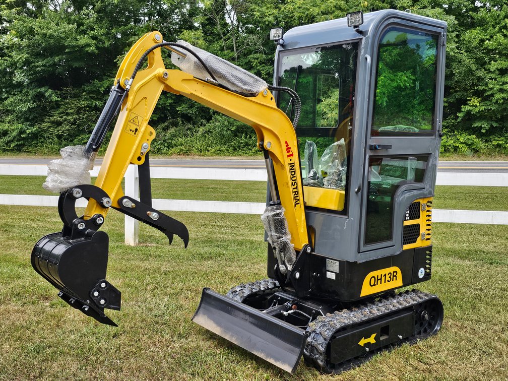 Unused 2024 AGT Industrial QH13R Mini Excavator - SN# 2402075078