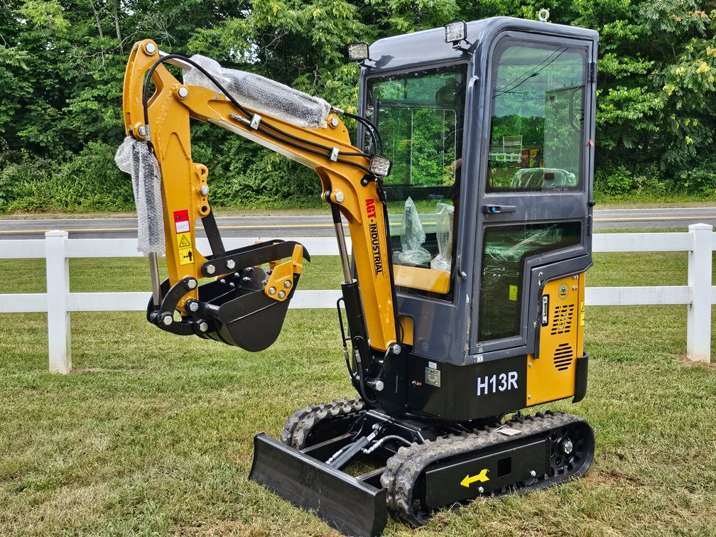 Unused AGT Industrial H13R Mini Excavator - SN# A2403021907