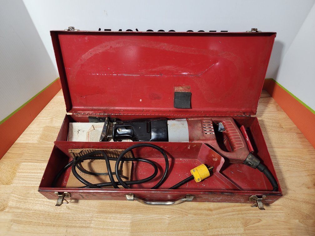 Milwaukee Super Sawzall W/ Metal Case 