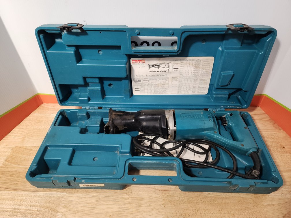 Makita JR 3000V Sawzall W/ Case
