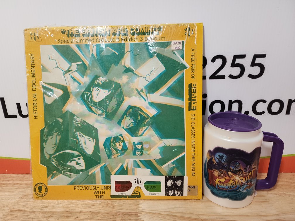 The Beatles " The British Are Coming" Special Limited Collector's Edition 3-D Album w/ Original 3D Glasses 