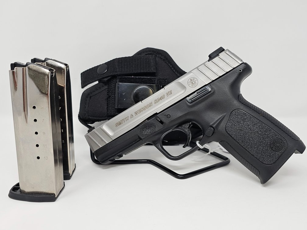 Smith & Wesson Model DS40 DE Semiautomatic Pistol  - SN FXD2624