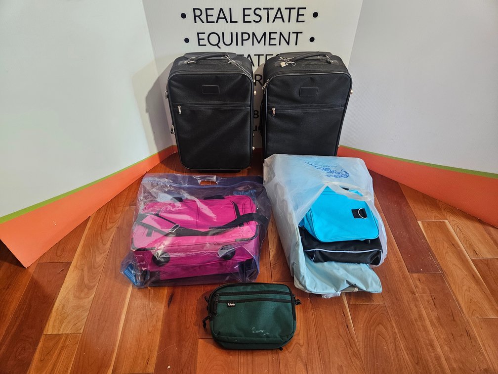 Travel Bags/Luggage Leisure - Totes and More 