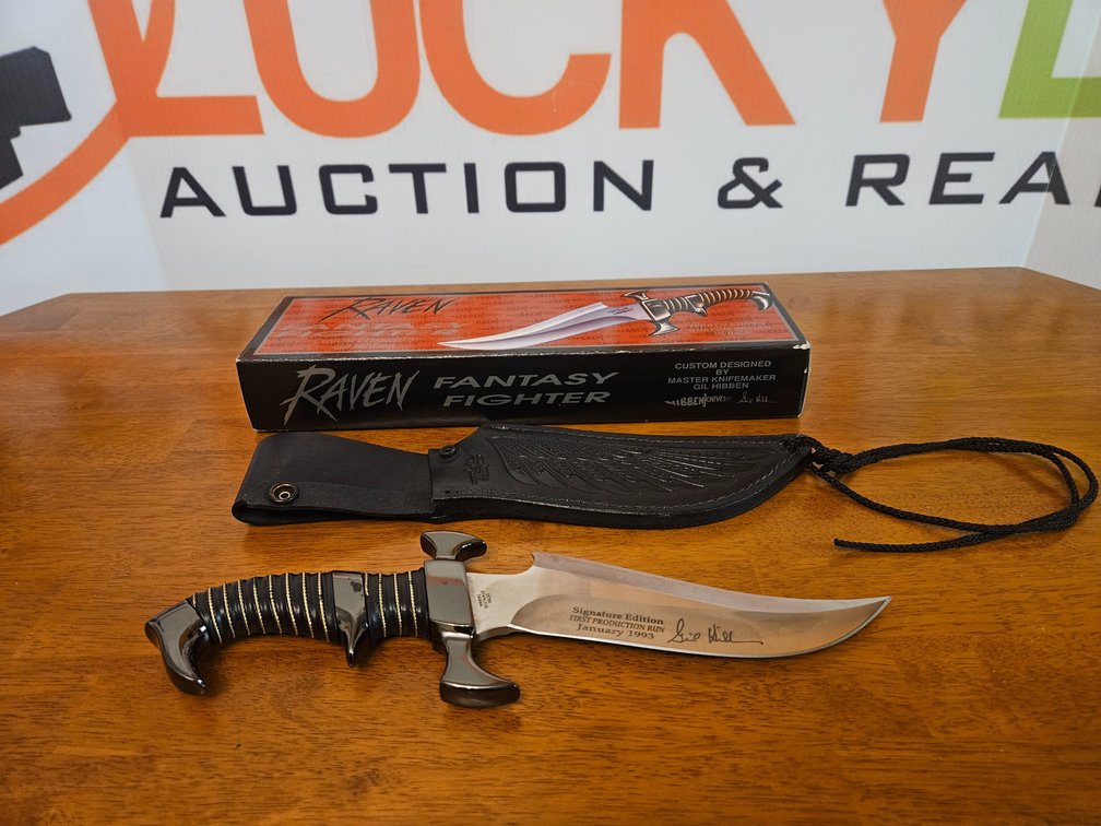 Raven Fantasy Fighter Dagger/Knife W/Sheath and Box - Measures 12.5" Long 