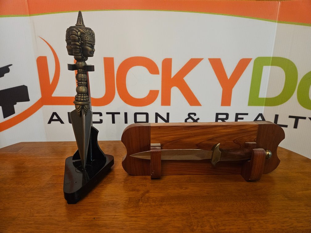 Spike Knife 13.5" Long and Dagger/Knife 13.5" Long W/Stands