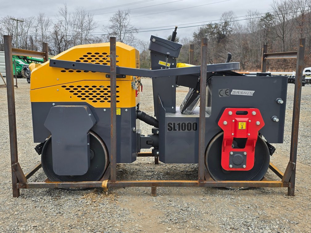 Unused Ride on Roller SL1000 - Electric Start 
