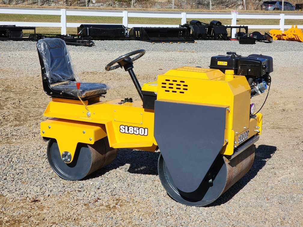 Unused Ride on Road Roller SL850 - Electric Start
