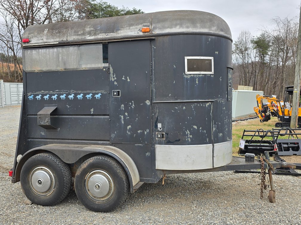 Horse Trailer - No Title - Unsure of Make/Model/Year