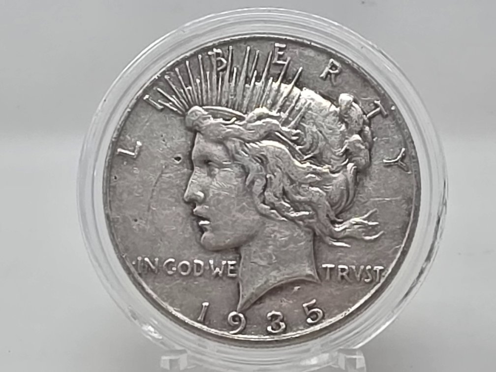 1935 Silver Peace Dollar w/ Capsule