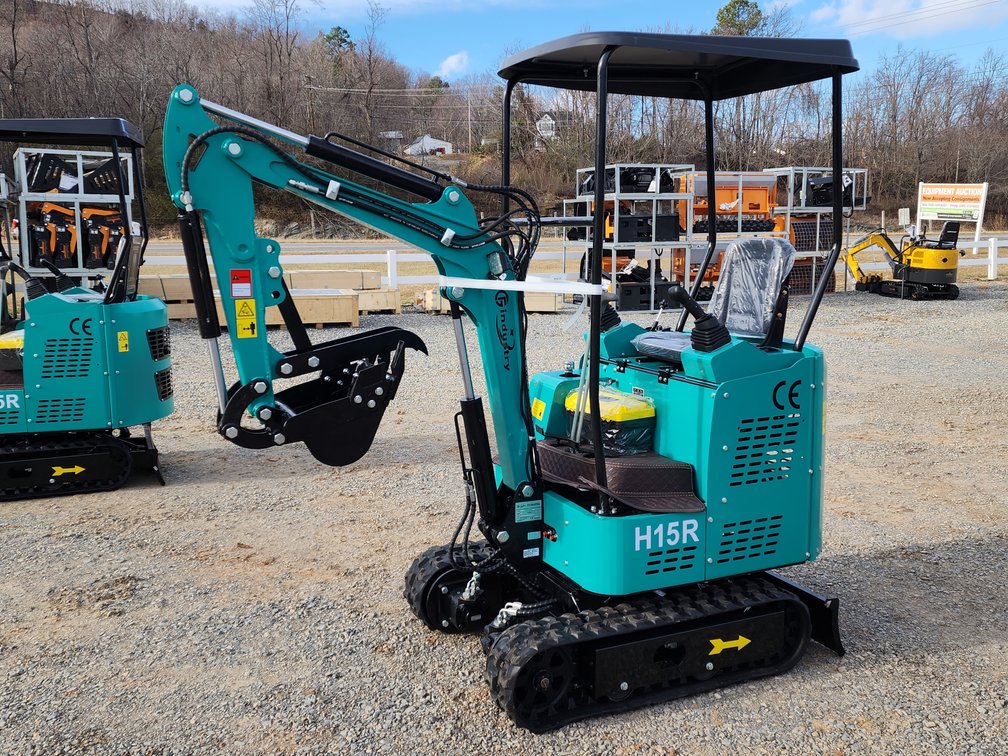 Unused CFG H15R Mini Excavator - 420cc Gas Engine - 36" Hydraulic Blade - 15" Bucket