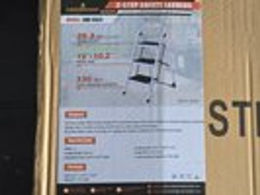 Unused Landhonor 3-Step Safety Ladder