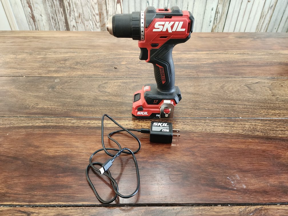 Skil Drill w/ Charger