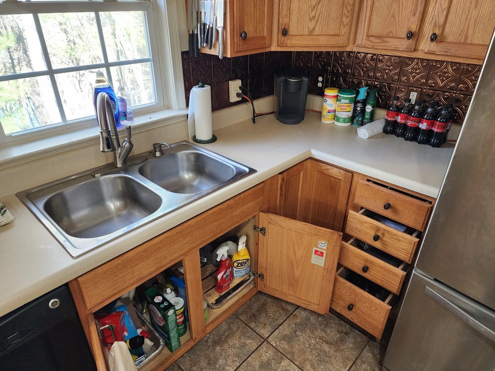 Kitchen Lower Cabinet Contents