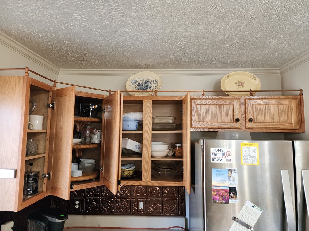Upper Kitchen Cabinet Contents (Right of Sink)