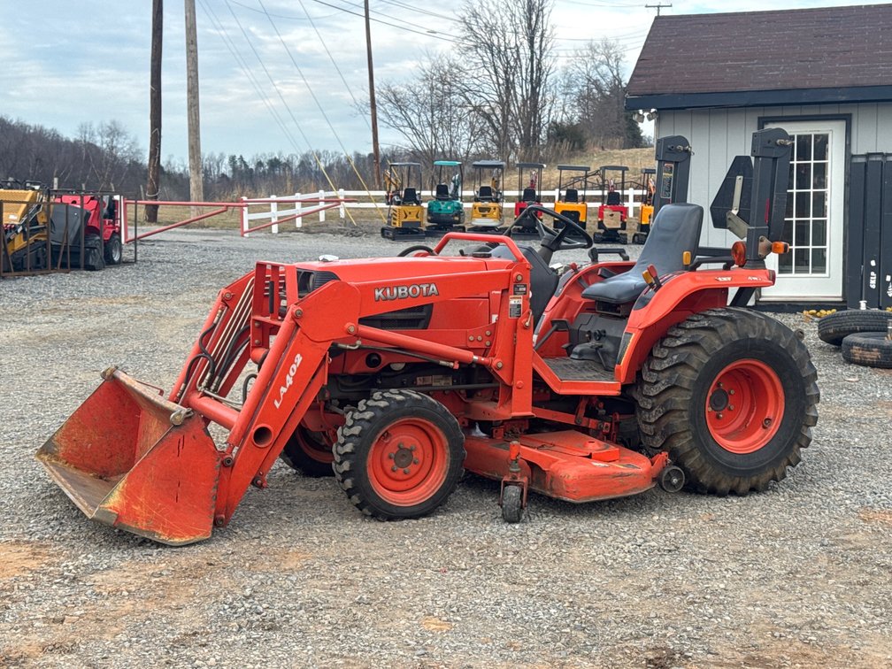 Kubota B7800 4wd Tractor w/ Kubota LA402-1 Loader