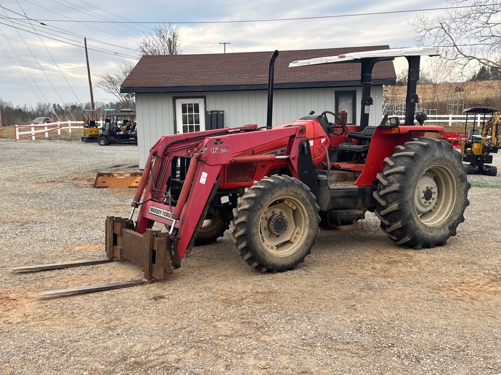 Massey Ferguson 4225 4wd Tractor w/ Massey Ferguson 1032 Front End Loader